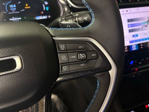 Used 2024 Jeep Grand Cherokee Trailhawk w/ Luxury Tech Group III image 21