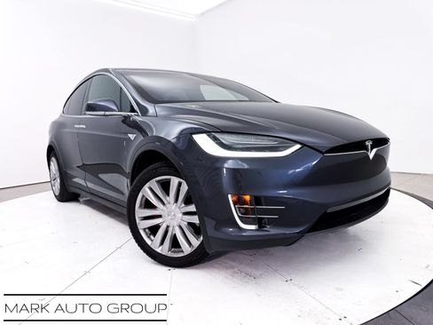 Used 2016 Tesla Model X Performance AWD/4WD image 2