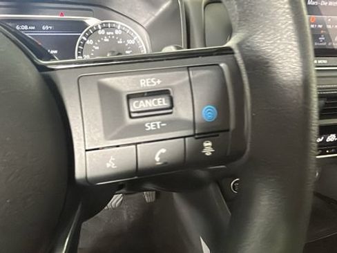 Used 2023 Nissan Rogue SV AWD/4WD image 17