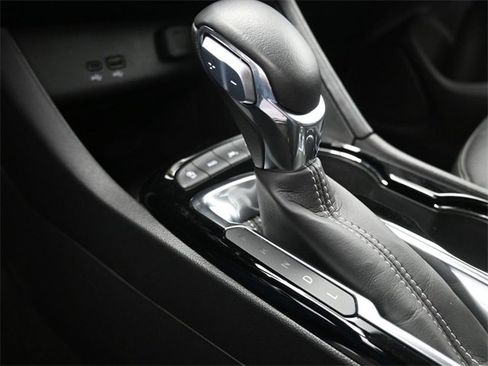 Used 2024 Buick Encore GX Sport Touring image 22