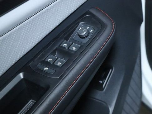 Used 2025 Volkswagen Atlas Peak Edition SE image 19