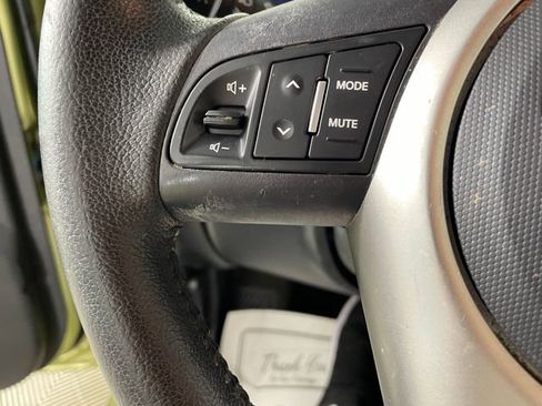 Used 2012 Kia Soul + FWD image 11