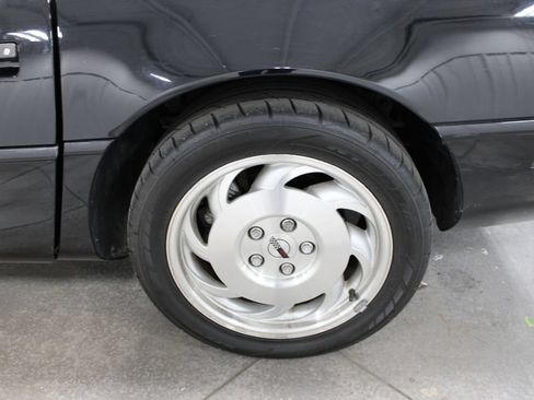 Used 1994 Chevrolet Corvette Coupe RWD image 24