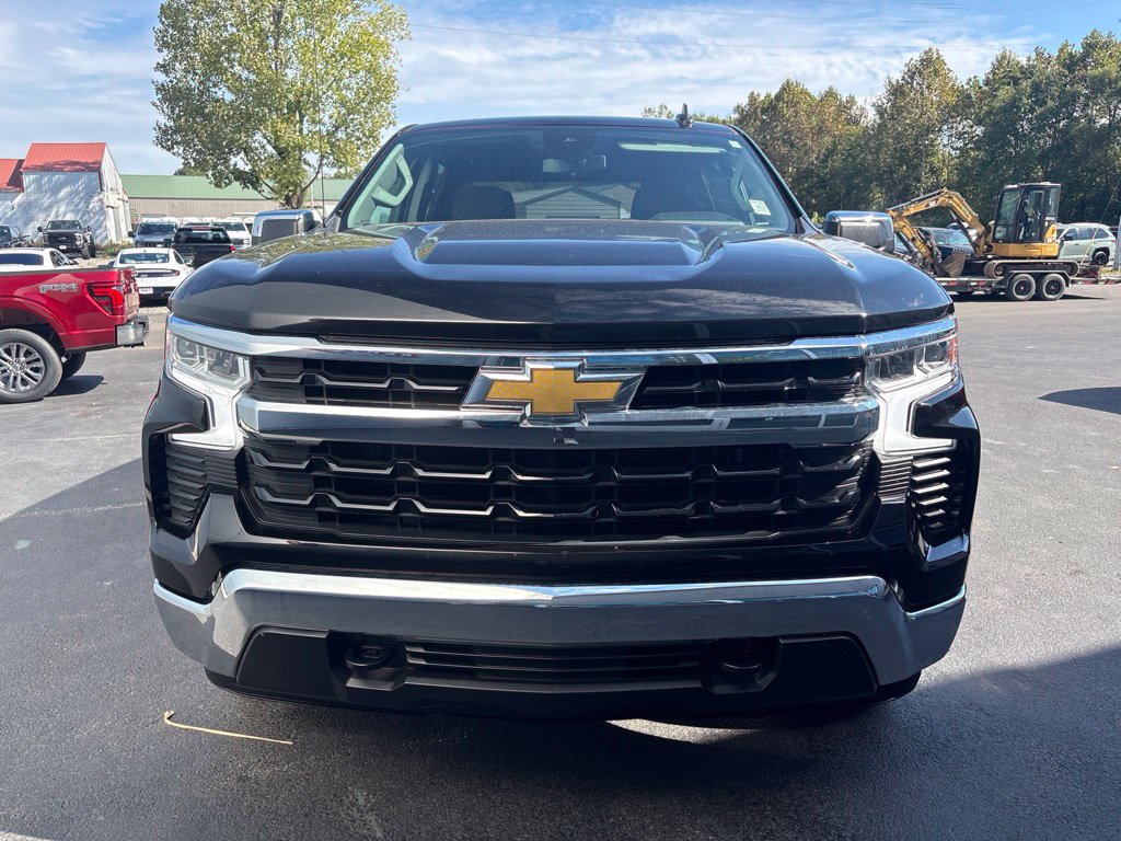 Used 2025 Chevrolet Silverado 1500 LT AWD/4WD image 5