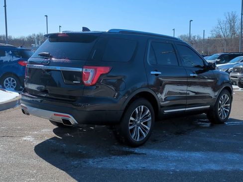 Used 2017 Ford Explorer Platinum image 8
