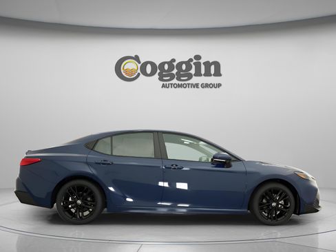 Used 2026 Toyota Camry SE FWD image 22