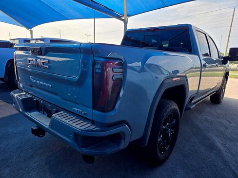 Used 2024 GMC Sierra 2500 AT4 w/ AT4 Premium Plus Package AWD/4WD image 4