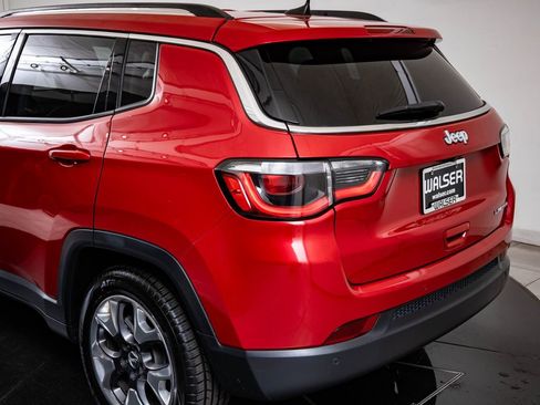 Used 2018 Jeep Compass Limited w/ Navigation Group FWD image 18