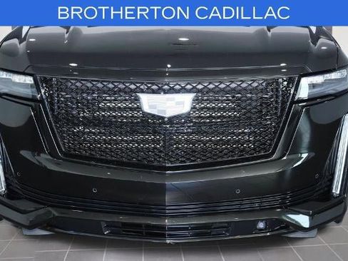 Certified 2023 Cadillac Escalade Sport Platinum w/ LPO, ONYX Package AWD/4WD image 13