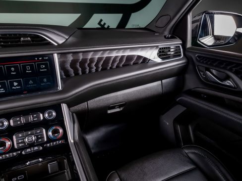 Used 2024 GMC Yukon XL Denali w/ Max Trailering Package image 7