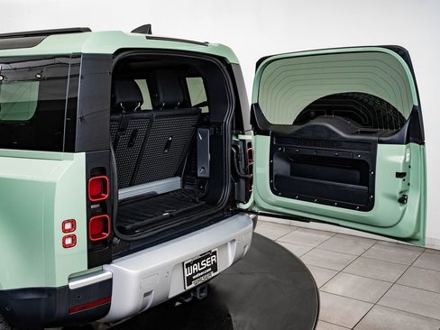 Used 2023 Land Rover Defender 110 75th Limited Edition image 23