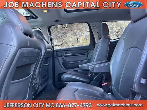 Used 2017 Chevrolet Traverse LT image 12