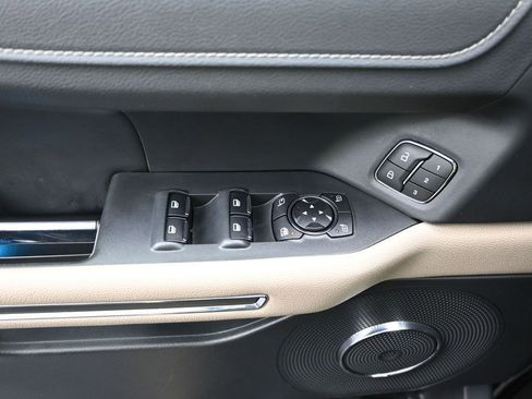 Used 2024 Ford Expedition Max XLT image 17