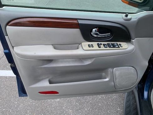 Used 2002 GMC Envoy SLT image 28