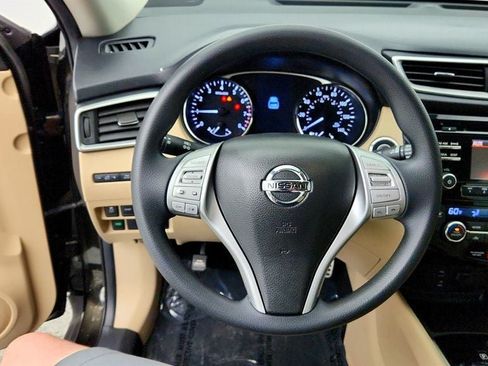 Used 2016 Nissan Rogue SV AWD/4WD image 13