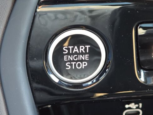 Certified 2025 Audi Q5 Premium w/ Convenience Package image 20