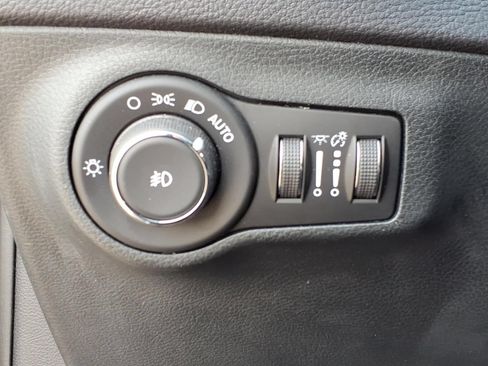 Used 2018 Jeep Compass Limited w/ Navigation Group AWD/4WD image 14