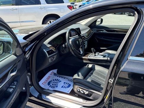 Used 2022 BMW 740i xDrive AWD/4WD image 15