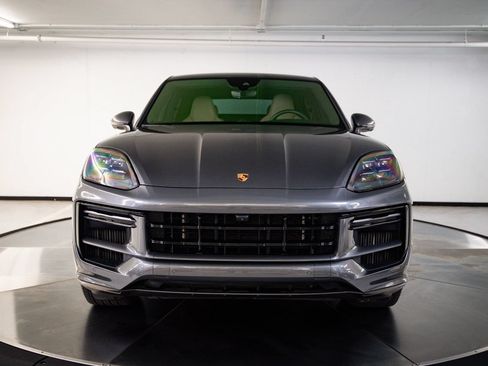 Certified 2024 Porsche Cayenne Turbo AWD/4WD image 10