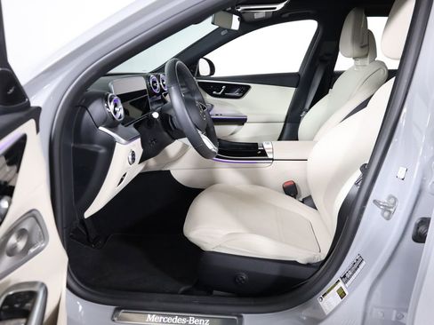 Used 2025 Mercedes-Benz C 300 4MATIC Sedan image 30