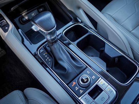 Certified 2022 Kia Telluride SX w/ SX Prestige Package image 21