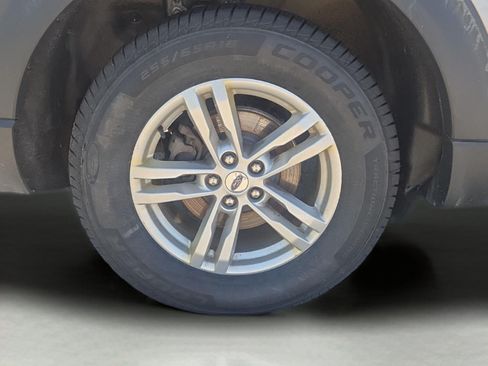Used 2022 Ford Explorer XLT AWD/4WD image 25