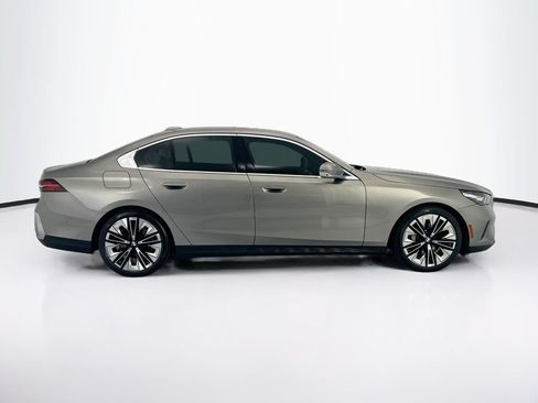 Used 2025 BMW 530i w/ Premium Package RWD image 8