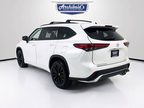 Used 2023 Toyota Highlander XSE AWD/4WD image 5