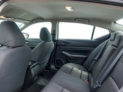 Used 2024 Nissan Altima 2.5 SV FWD image 14