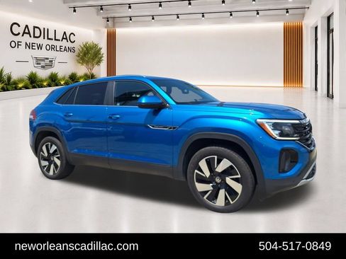 Used 2024 Volkswagen Atlas Cross Sport SE FWD image 1