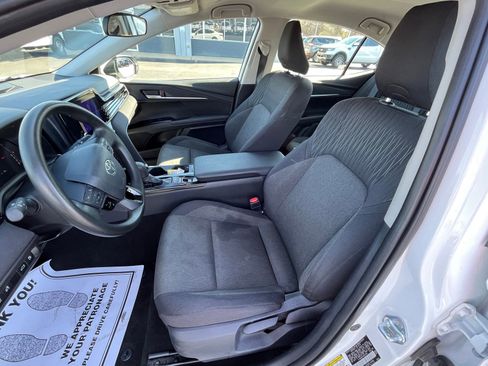 Used 2025 Toyota Camry LE image 18