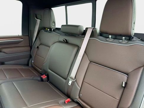 New 2026 GMC Sierra 2500 Denali w/ Denali Reserve Package image 12