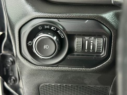 Used 2022 Jeep Wrangler Willys image 13