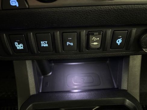 Used 2017 Toyota Tacoma TRD Sport image 49