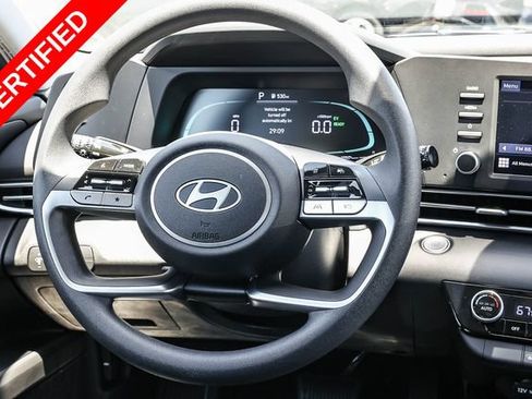 Used 2025 Hyundai Elantra Hybrid FWD image 17