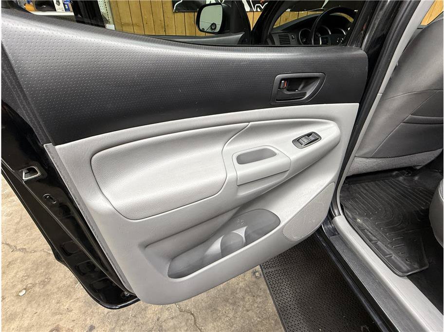 Used 2014 Toyota Tacoma 4x4 Double Cab w/ TRD Sport Package image 14