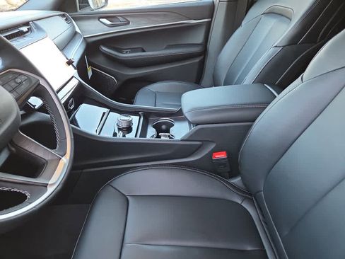 New 2026 Jeep Grand Cherokee Limited image 18