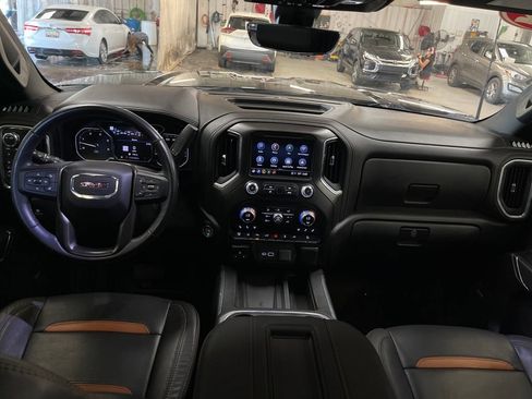 Used 2022 GMC Sierra 2500 AT4 w/ AT4 Premium Plus Package AWD/4WD image 18