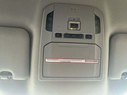 Used 2021 Toyota Highlander LE FWD image 18