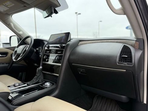 Used 2024 INFINITI QX80 Premium Select w/ Cargo Package image 21