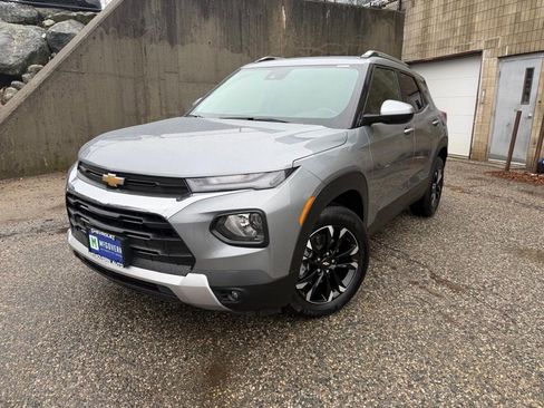 Used 2023 Chevrolet TrailBlazer LT FWD image 1