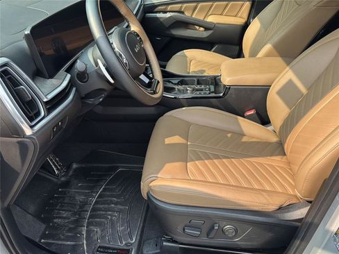Used 2024 Kia Sorento SX Prestige w/ Olive Brown Leather Package AWD/4WD image 22