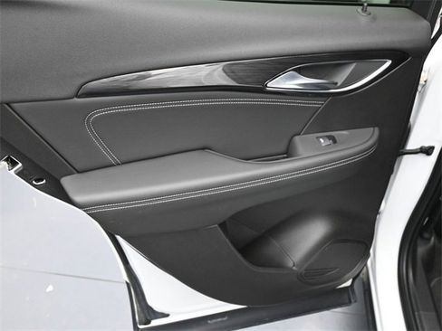 Used 2023 Buick Envision Preferred image 22