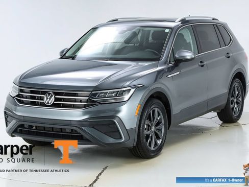 Used 2023 Volkswagen Tiguan SE w/ Panoramic Sunroof Package FWD image 39
