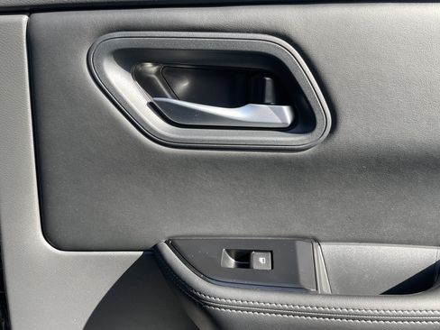 Used 2026 Nissan Rogue SV image 17