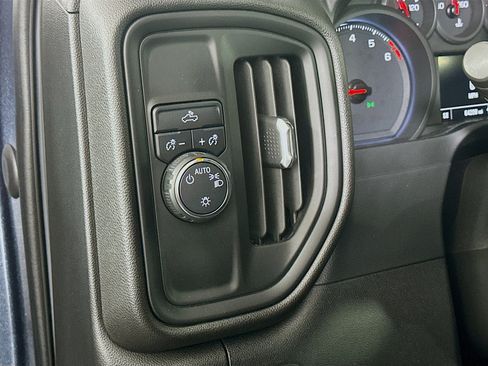 Used 2021 Chevrolet Silverado 1500 Custom image 16