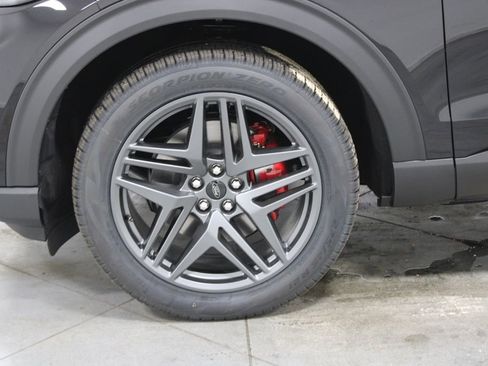 New 2026 Ford Explorer ST-Line image 18