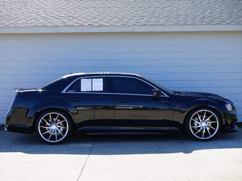 Used 2012 Chrysler 300 SRT8 image 3