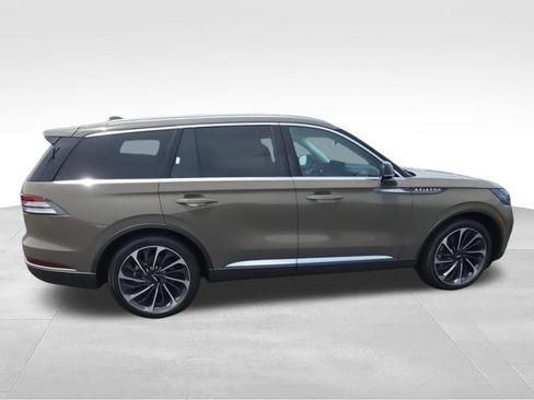 Used 2025 Lincoln Aviator Reserve w/ Equipment Group 201A AWD/4WD image 9