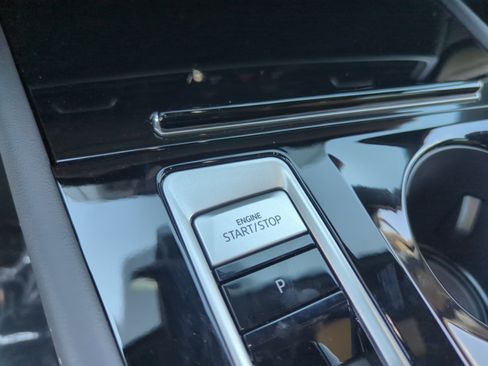 New 2026 Volkswagen Atlas Cross Sport SE image 28